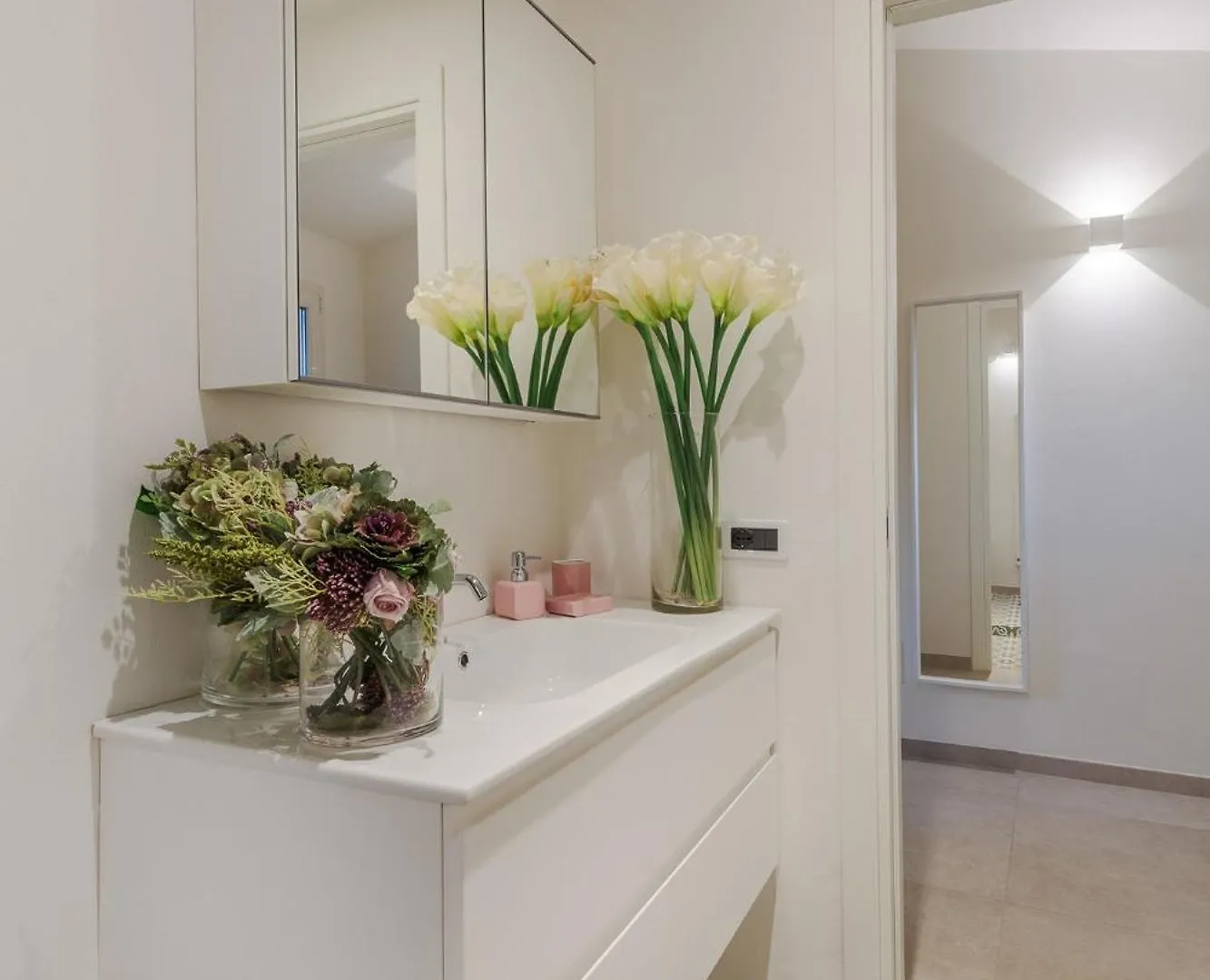 Apartman The City Oasis, A Villa Inside Lucca With Private