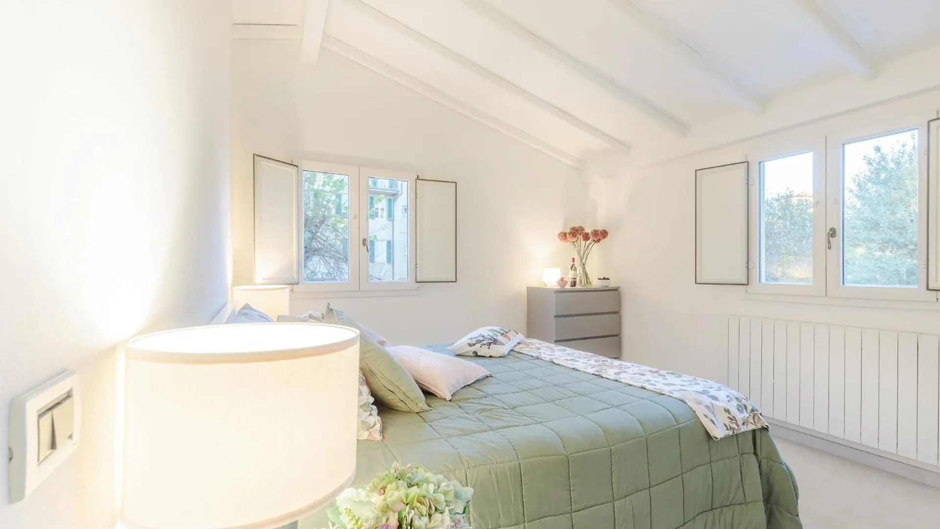 The City Oasis, A Villa Inside Lucca With Private Apartman