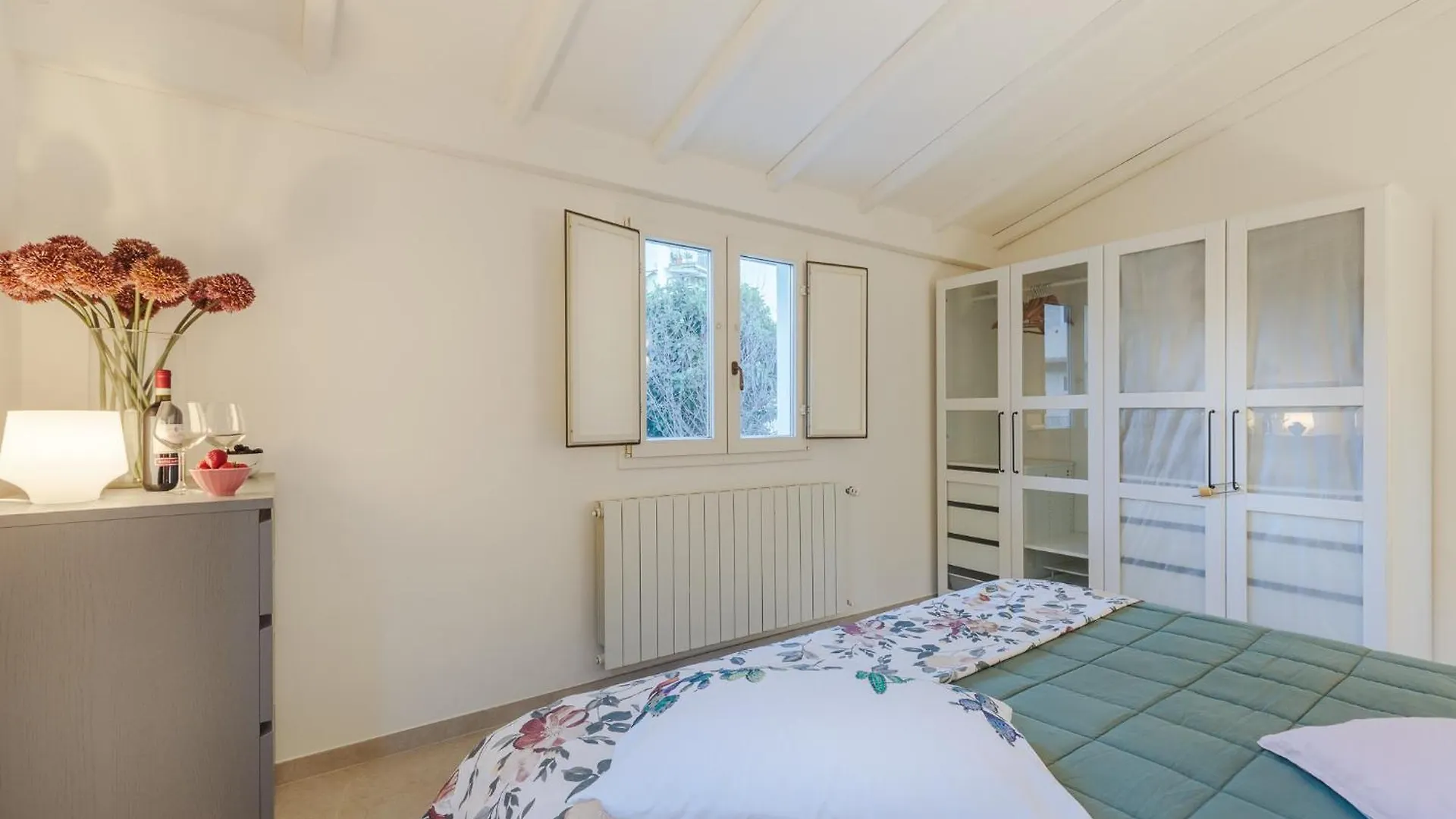 Apartman The City Oasis, A Villa Inside Lucca With Private