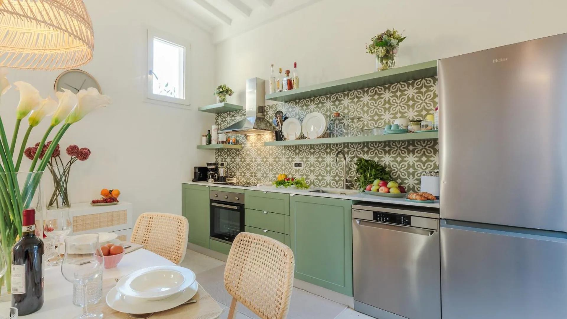 Apartman The City Oasis, A Villa Inside Lucca With Private