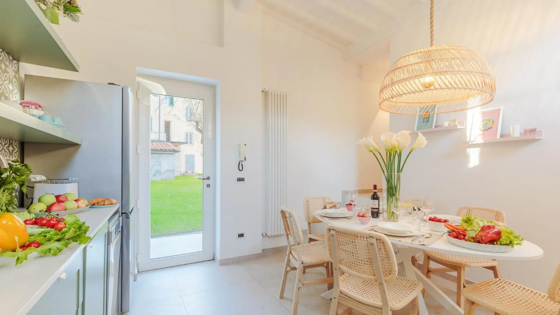 The City Oasis, A Villa Inside Lucca With Private