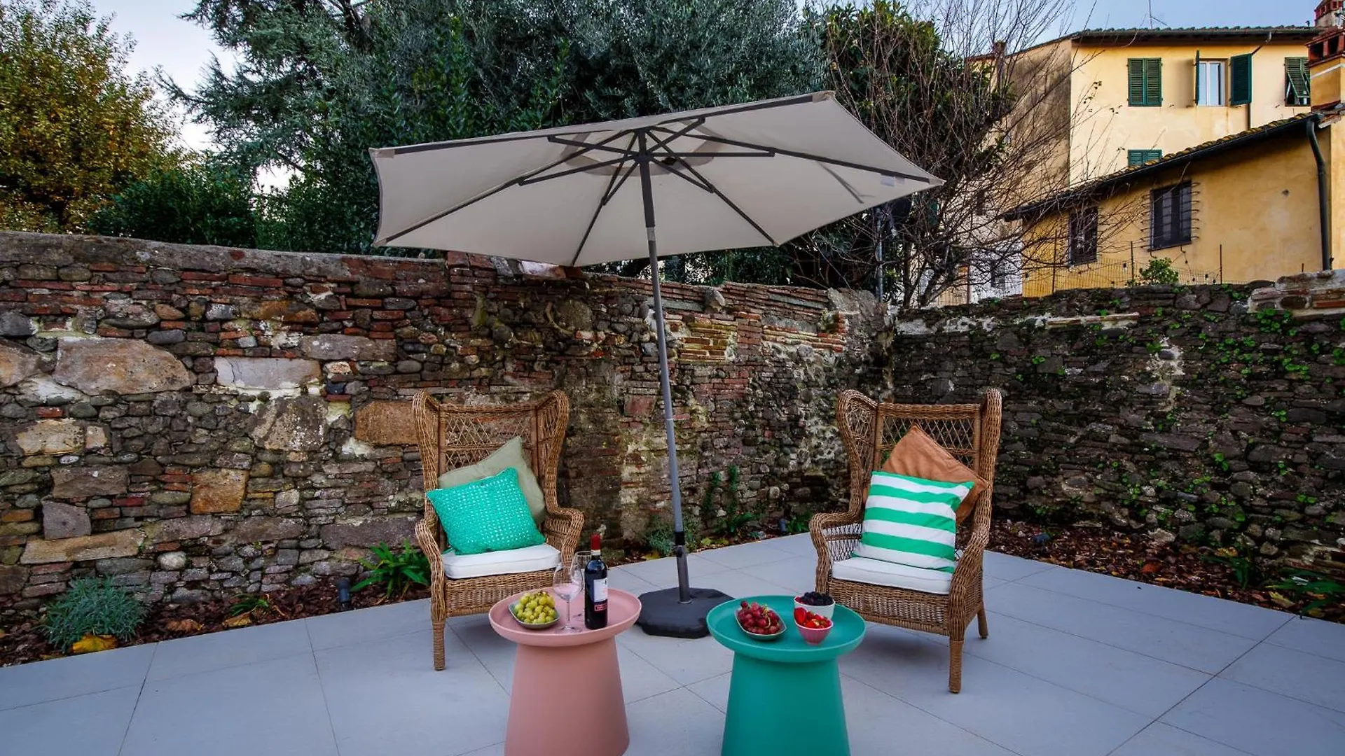 The City Oasis, A Villa Inside Lucca With Private Apartman
